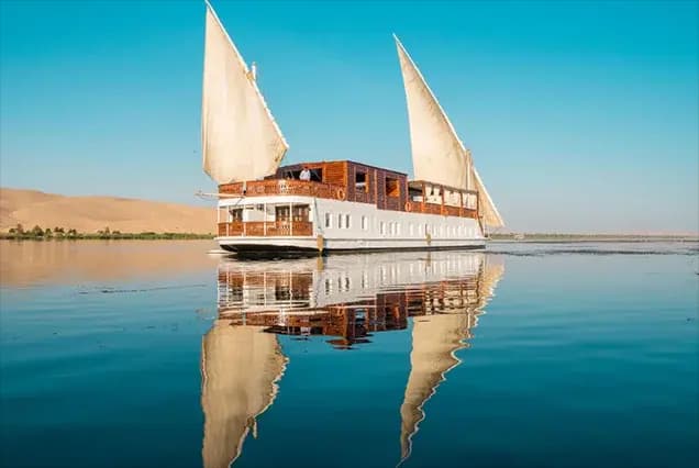 Dahabeya Meroe: crucero por el Nilo