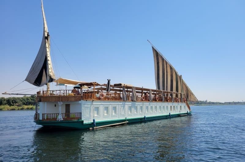 Dahabeya Queen Nefer: crucero por el Nilo de Esna a Asuán